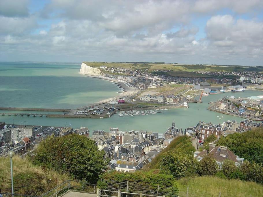 LA VERRIÈRE. Les Locations ISAHORA c'est aussi plusieurs appart' de Standing à 2 pas du Château d'Eu, des Falaises du Tréport, de MERS les Bains et aux portes de la BAIE DE SOMME Eu (Seine-Maritime) Extérieur photo