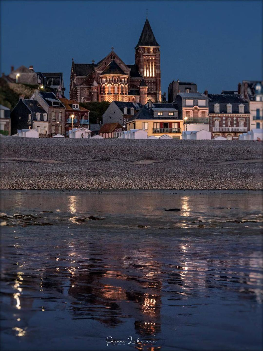 LA VERRIÈRE. Les Locations ISAHORA c'est aussi plusieurs appart' de Standing à 2 pas du Château d'Eu, des Falaises du Tréport, de MERS les Bains et aux portes de la BAIE DE SOMME Eu (Seine-Maritime) Extérieur photo