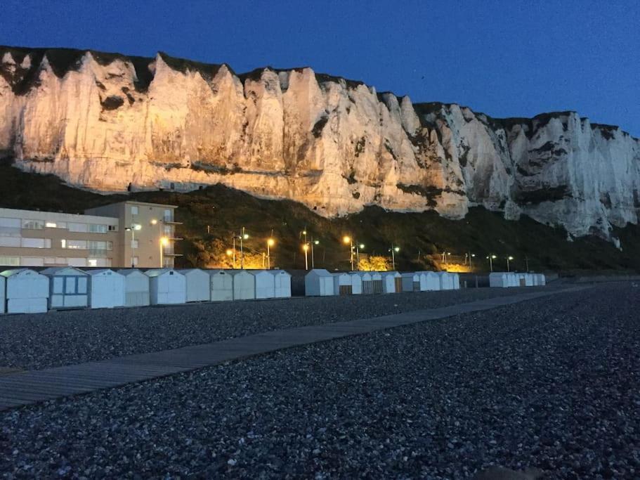 LA VERRIÈRE. Les Locations ISAHORA c'est aussi plusieurs appart' de Standing à 2 pas du Château d'Eu, des Falaises du Tréport, de MERS les Bains et aux portes de la BAIE DE SOMME Eu (Seine-Maritime) Extérieur photo