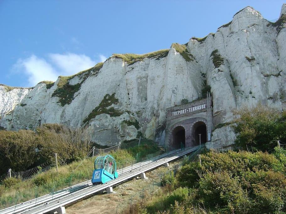 LA VERRIÈRE. Les Locations ISAHORA c'est aussi plusieurs appart' de Standing à 2 pas du Château d'Eu, des Falaises du Tréport, de MERS les Bains et aux portes de la BAIE DE SOMME Eu (Seine-Maritime) Extérieur photo